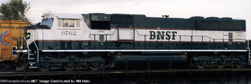 BNSF SD70MAC 9762